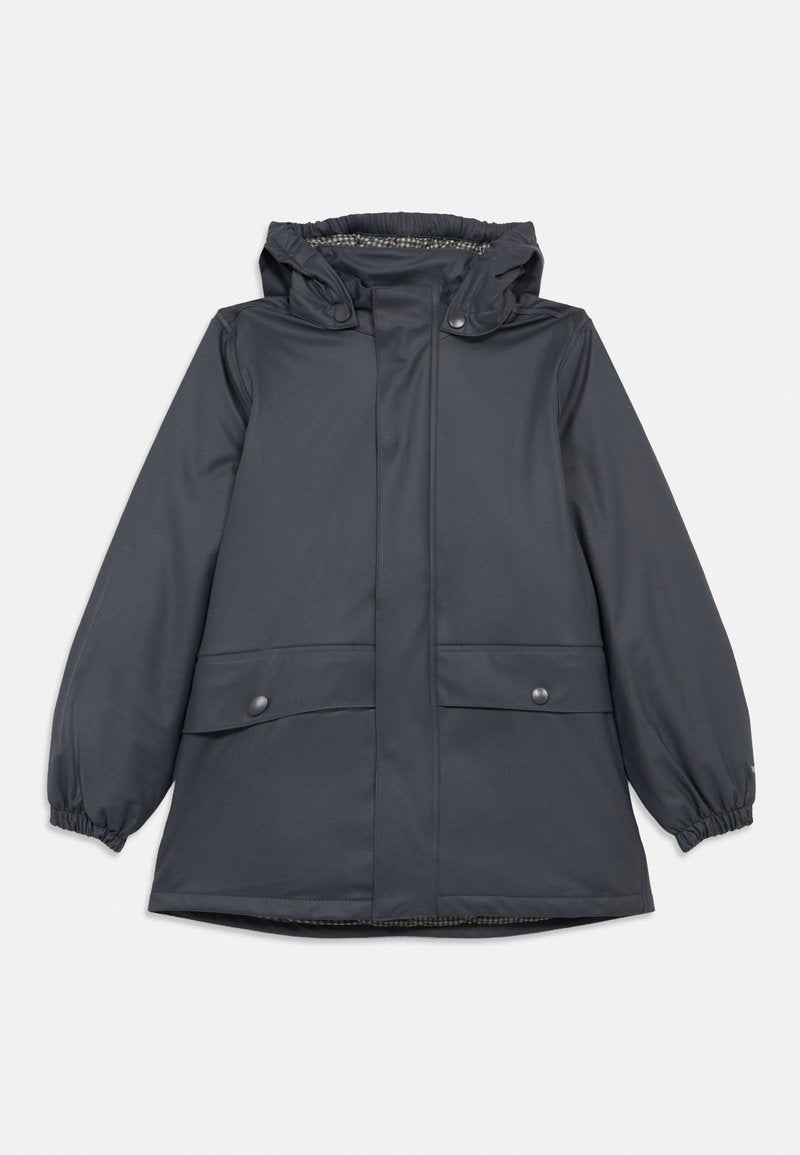 Dunkelgraue wasserdichte Jacke mit Kapuze, elastischen Bündchen, zwei Fronttaschen und Druckknopfverschluss. Gefüttert mit einem karierten Muster.