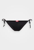 Schwarze Bikini-Hose mit Bindebändern an der Seite, aus glattem Material gefertigt. Auf der Vorderseite befindet sich ein kleines rotes Diesel-Logo. Schlichtes, minimalistisches Design.