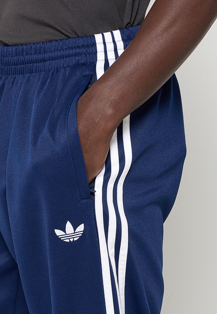 adidas Originals REGULAR FIT