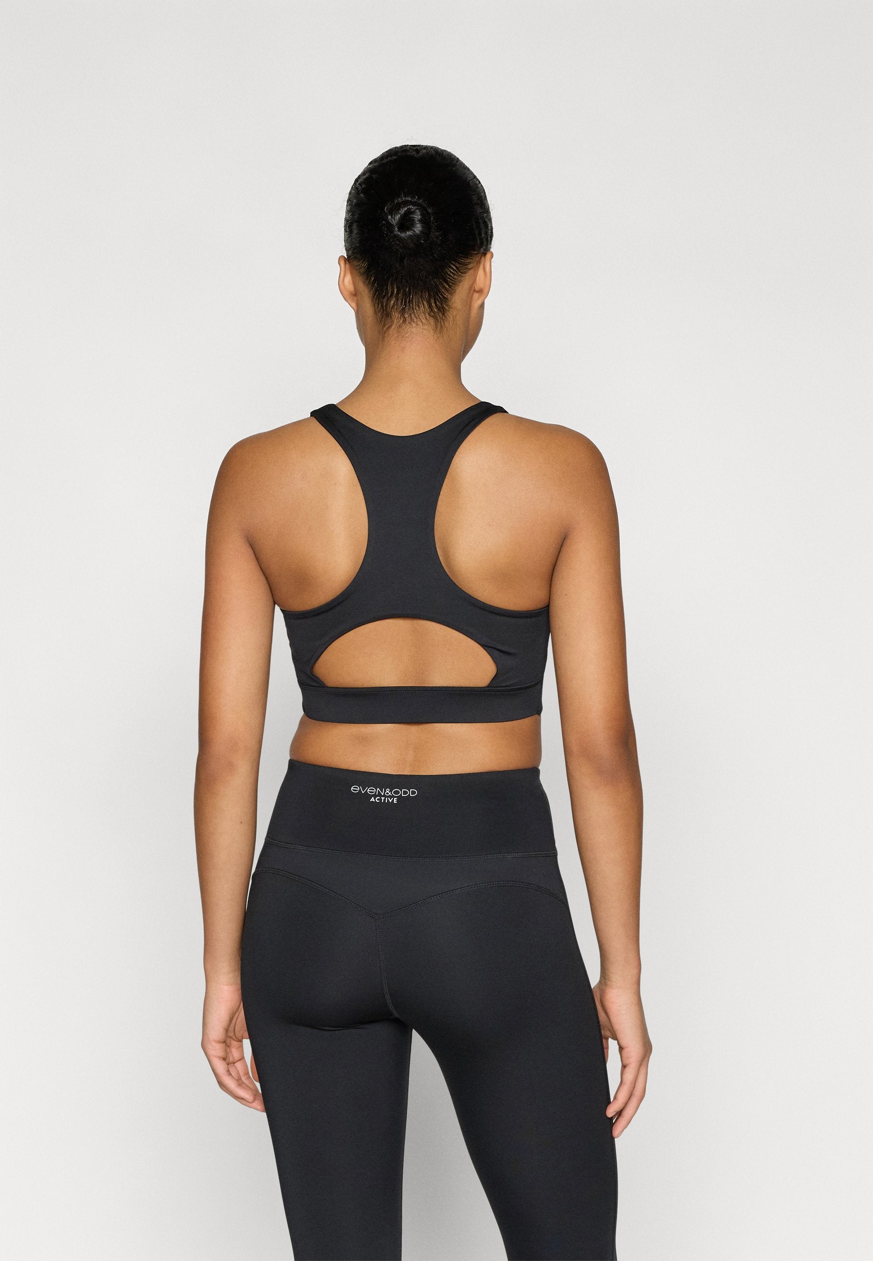 Even&Odd active MEDIUM SUPPORT SPORTS BRA WITH CUT OUT RACERBACK