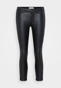 Schwarze Leggings aus einem glänzenden Material, mit einer figurbetonten Passform, fünf Taschen, gestickten Details und einem Knopfverschluss vorne.