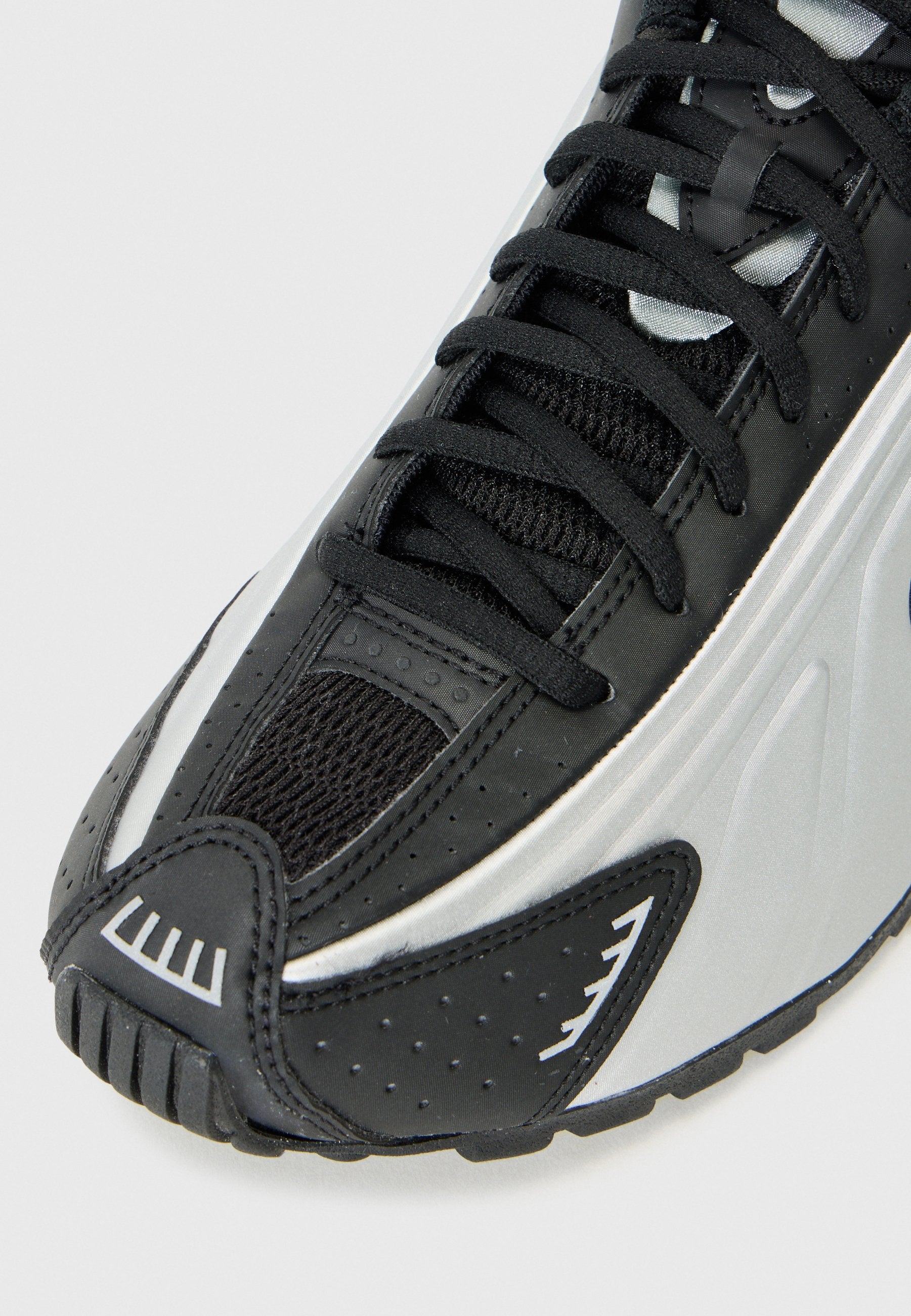 Nike Sportswear SHOX R4 UNISEX