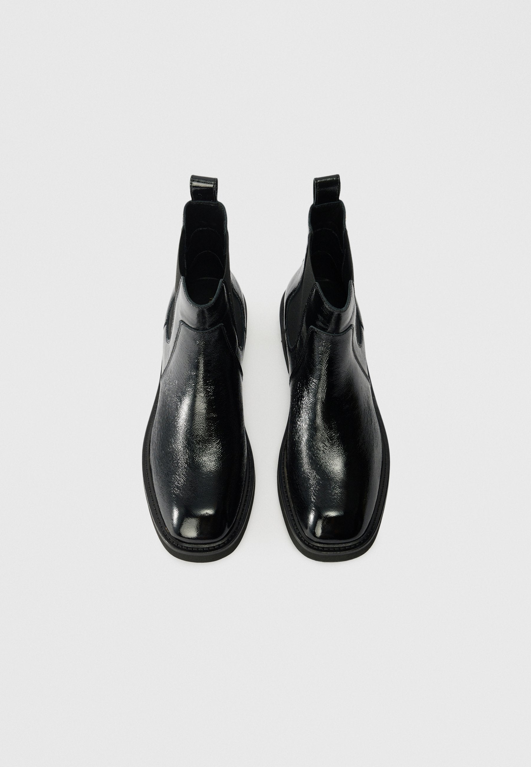 PATENT CRINKLE LEATHER CHELSEA BOOTS Media 4