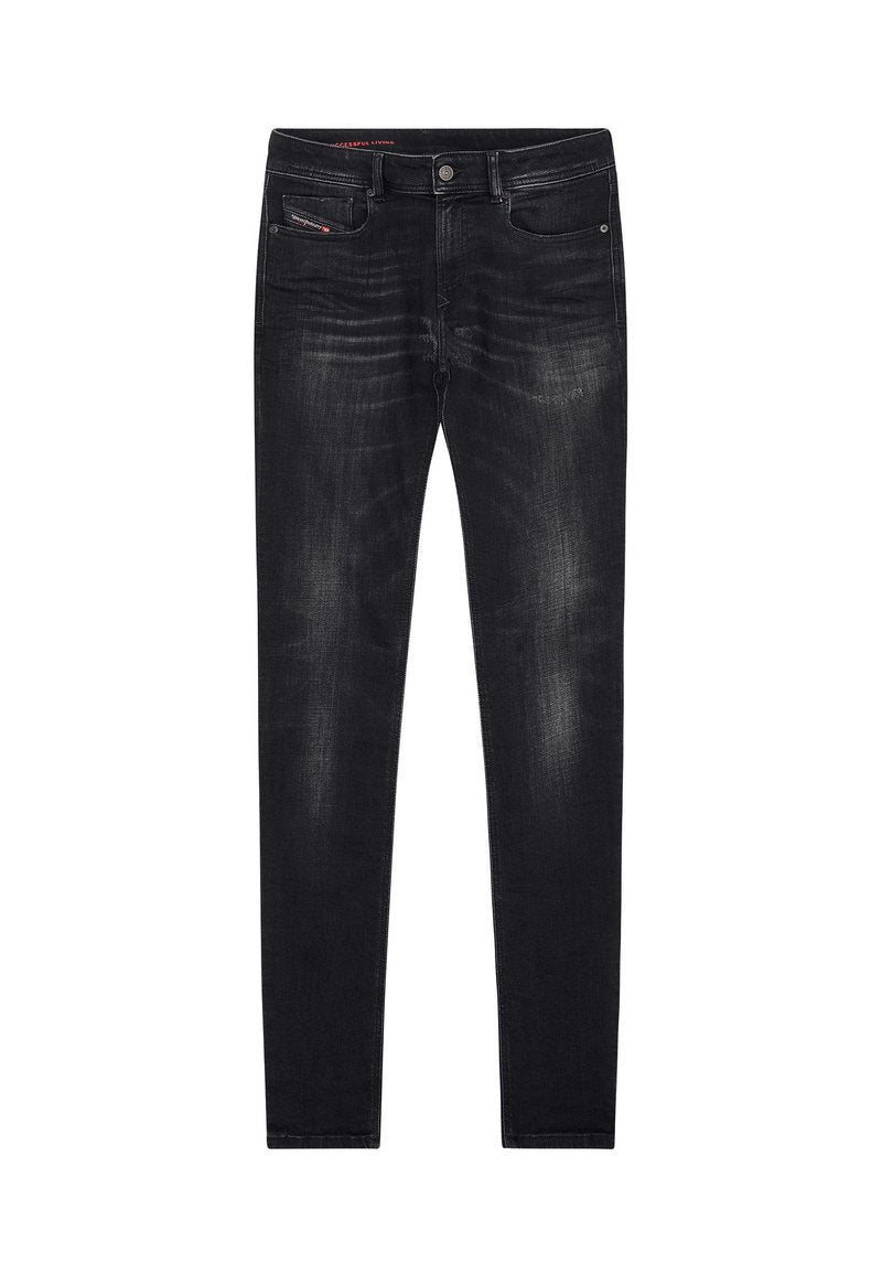 Schwarze Denim-Skinny-Jeans mit dezentem Verblassen. Verfügt über einen Knopfverschluss, fünf Taschen und kontrastierende rote Steppnähte.