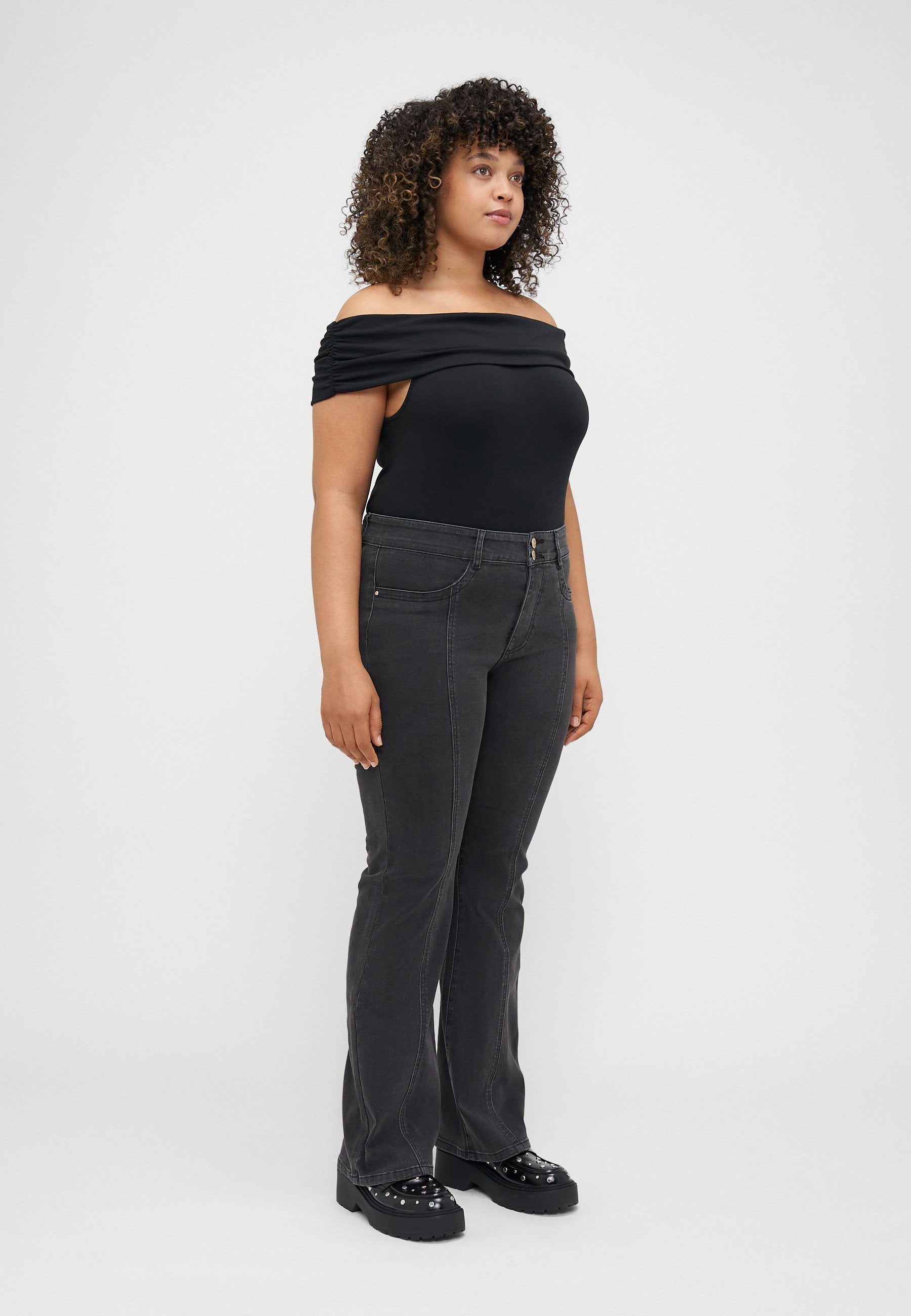 Flared fit CARSALLY Mid waist Media 5