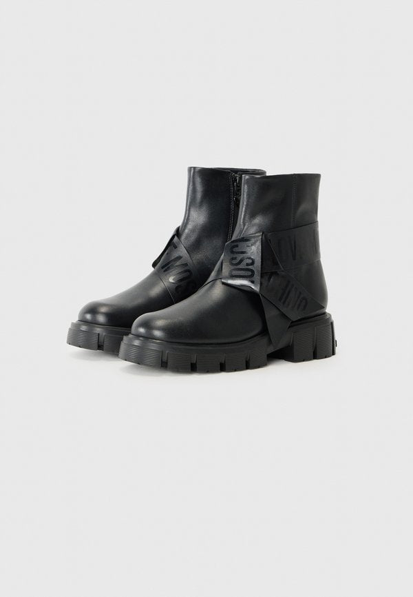 Love Moschino