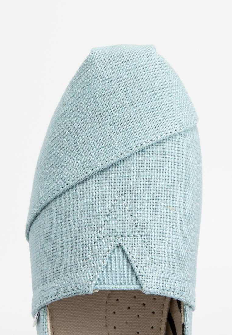 TOMS