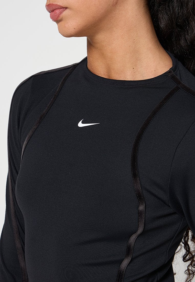Nike Performance