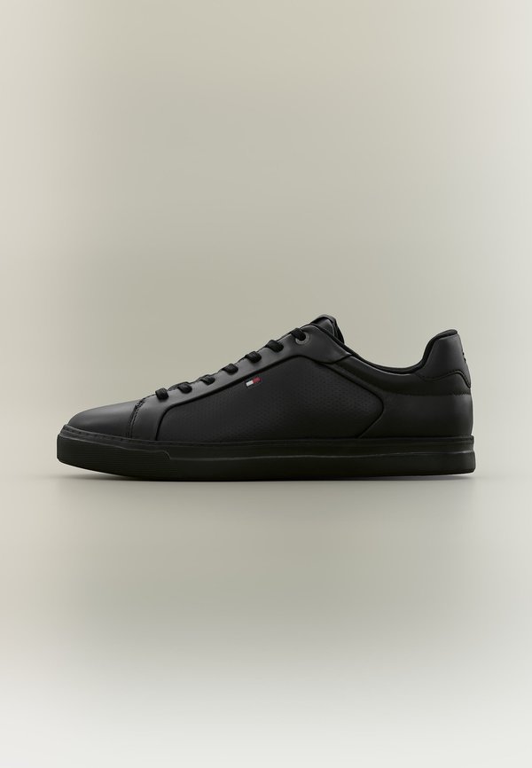 Tommy Hilfiger LIGHTWEIGHT SNEAKER - Trainers - triple black