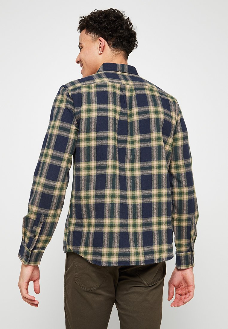Wrangler REGULAR FIT