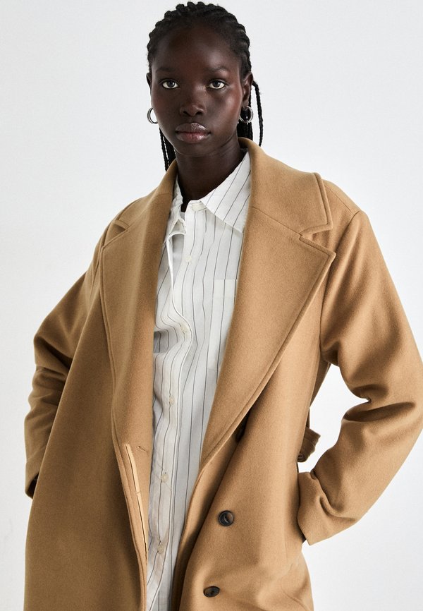Lee COAT