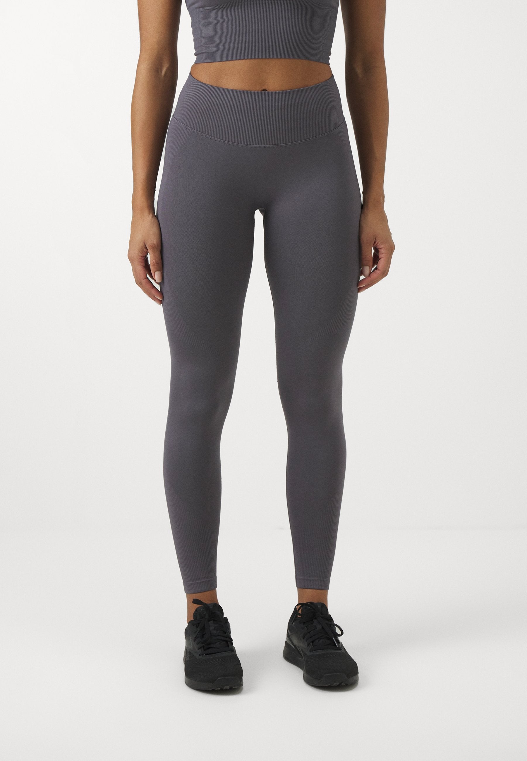 Stronger SEAMLESS CONTOUR SCRUNCH LEGGINGS