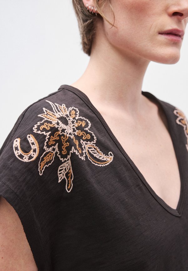 Scotch & Soda EMBROIDERED V NECK