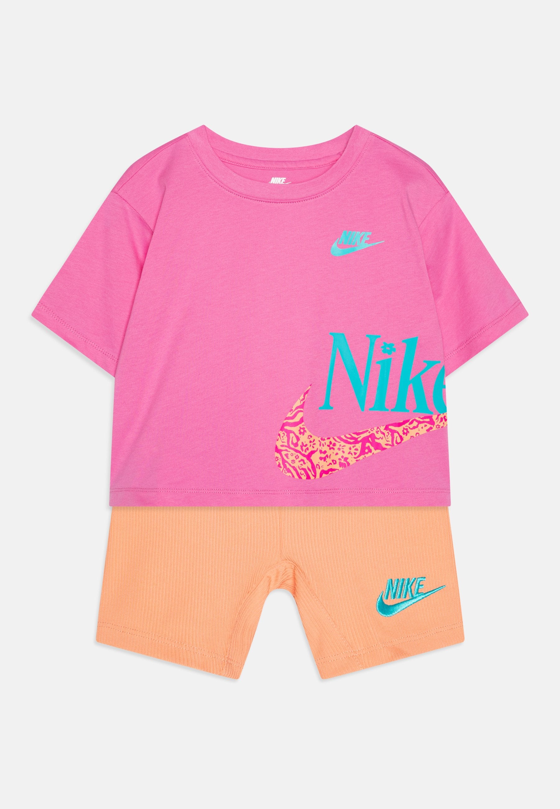 Nike Sportswear WILD FLOWER BOXY TEE 
SET