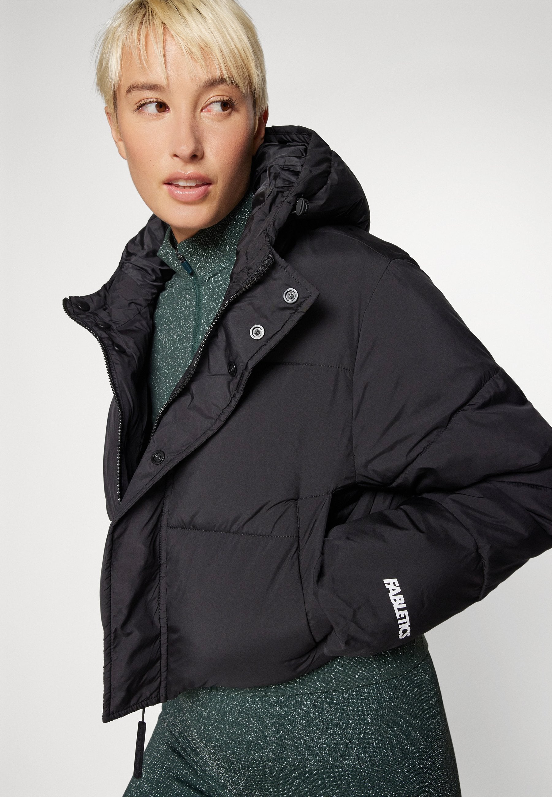 Fabletics ESSENTIAL CROPPED HOODED PUFFER