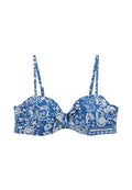 Bikini-Oberteil mit blau-weißem Blumenmuster, mit Bügel, verstellbaren Trägern und gerafftem Stoffdetail am Bund.