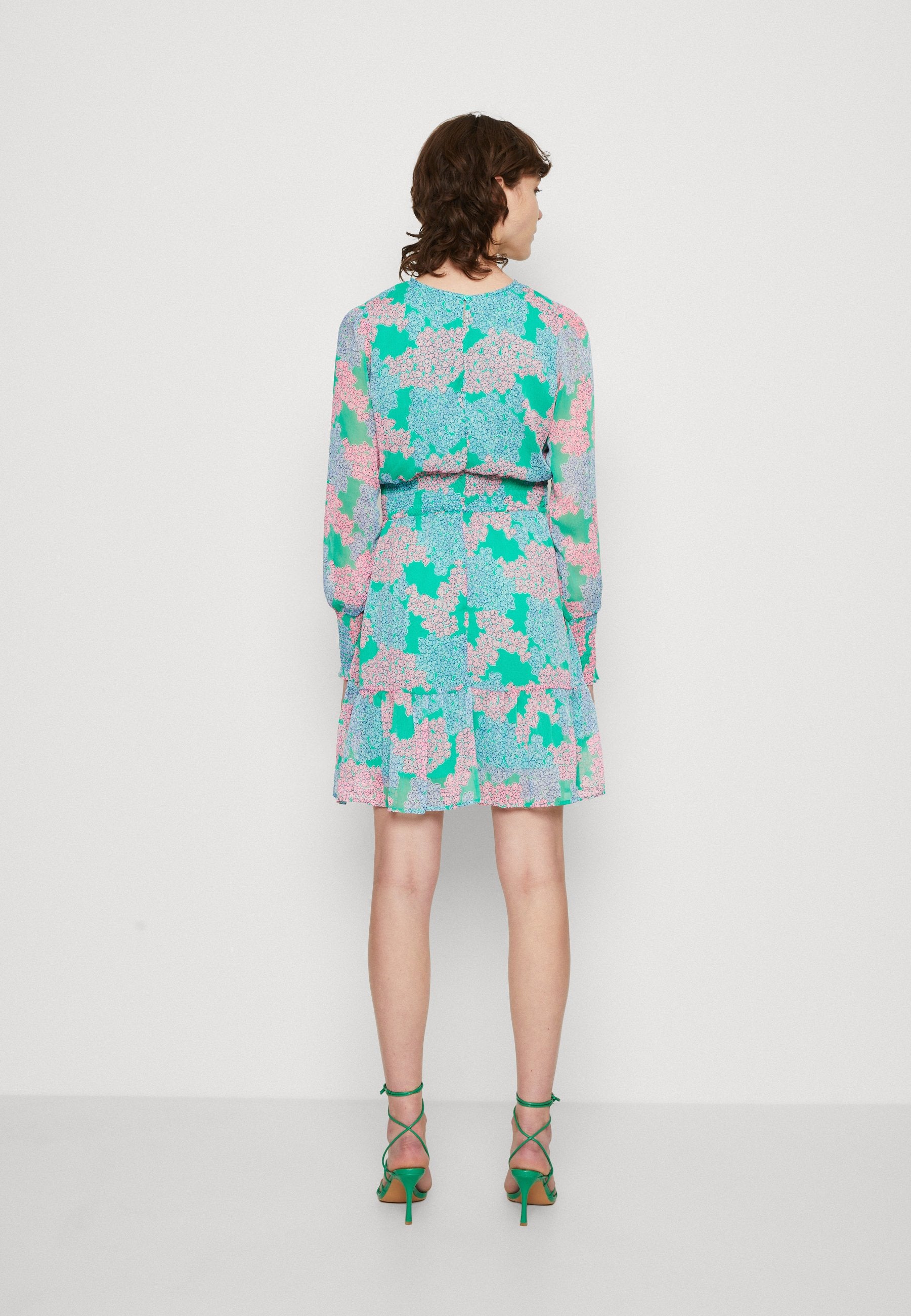 ONLISLA SMOCK DRESS Media 4