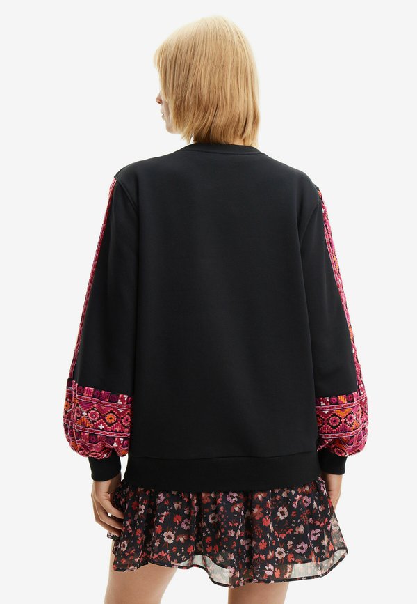Desigual EMBROIDERED PUFF