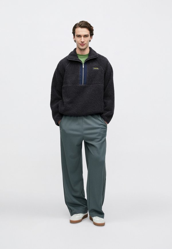 Calvin Klein  NECK ZIP UNISEX