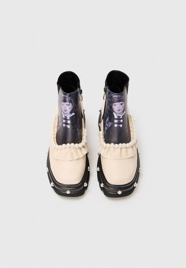Koi Footwear MARIONETTE REGENCY