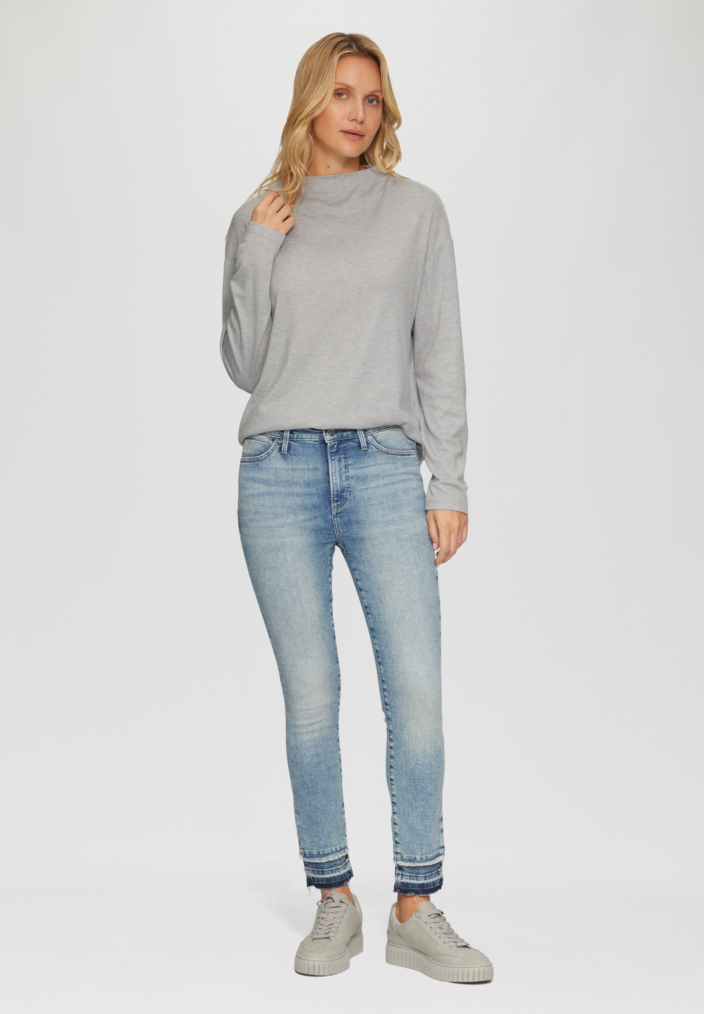 LONGSLEEVE AUS GEBÜRSTETEM JERSEYSTRICK Media 2