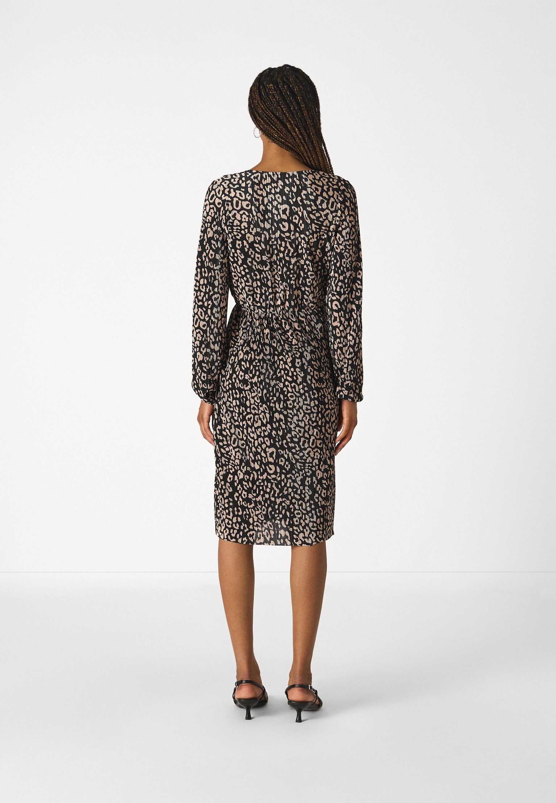 ONLY ONLNISA PLISSE WRAP DRESS