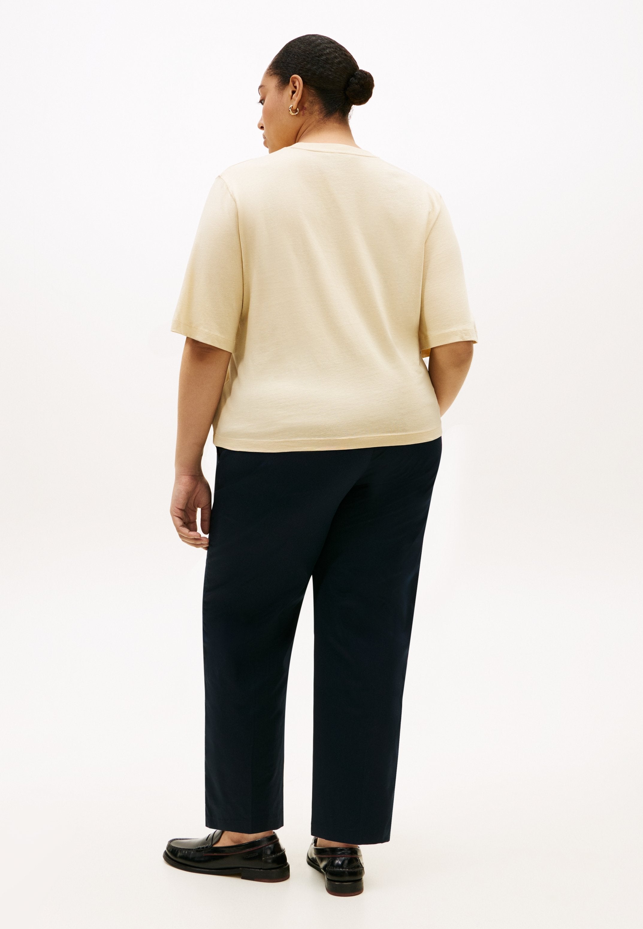 CURVE LOGO RELAXED JERSEY T-SHIRT Media 4