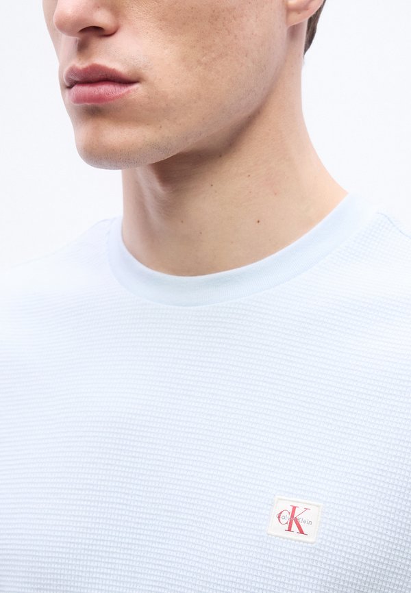 Calvin Klein Jeans WAFFLE BADGE TEE