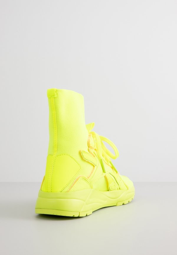 Reebok x Victoria Beckham