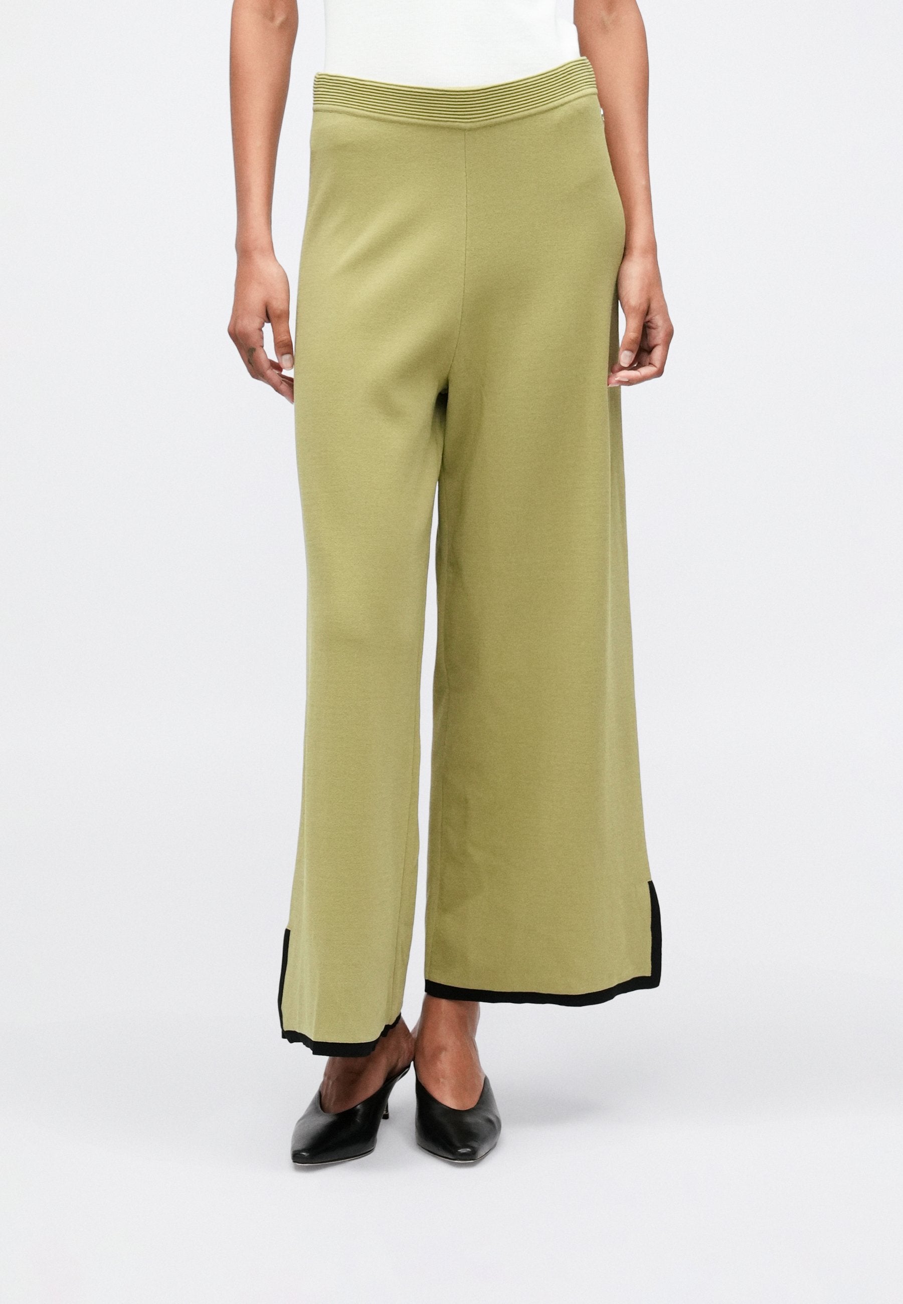 CONTRAST PANTS Media 3