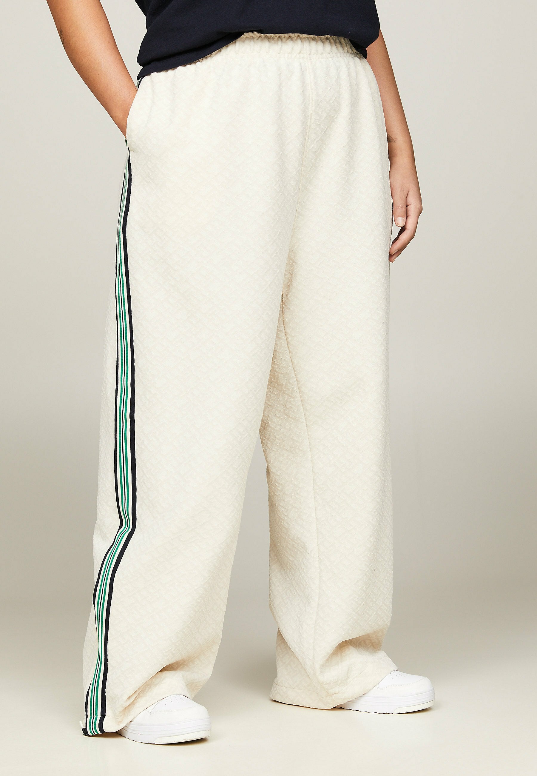 JOGGERS Media 3