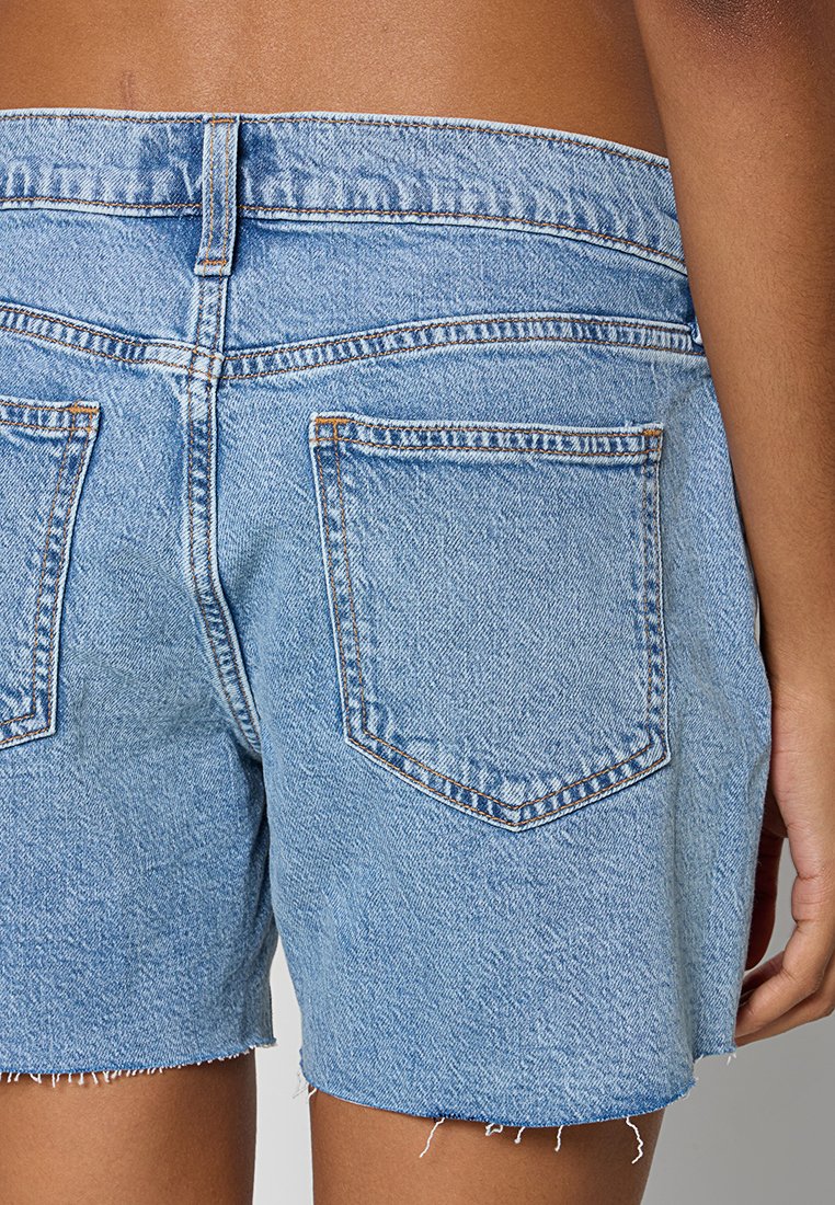 GAP BROOKS