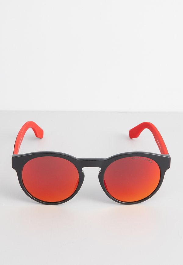 MARC JACOBS