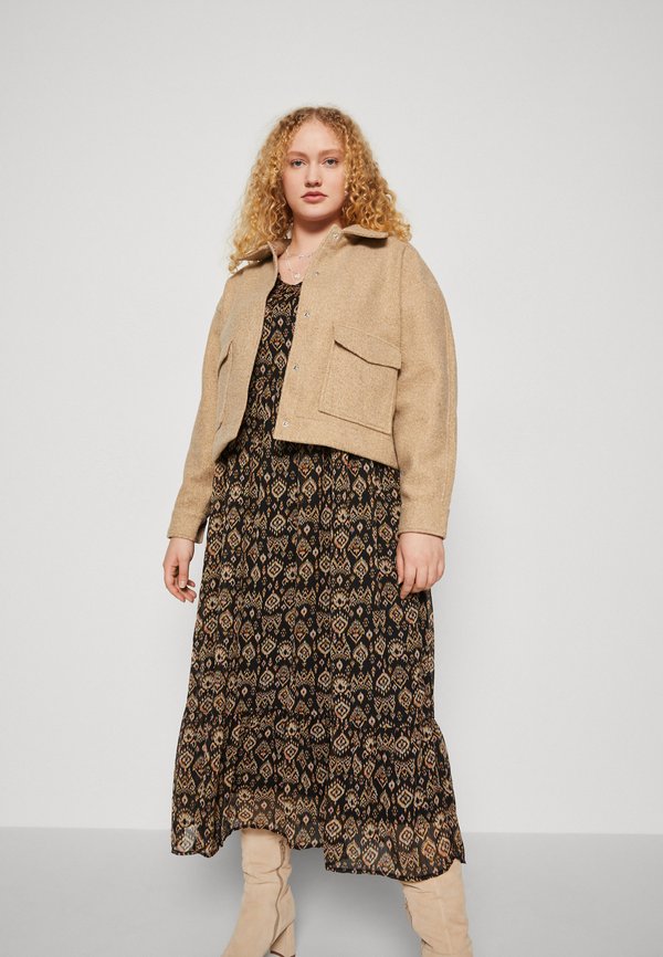 Vero Moda Curve VMMEGAN SHORT JACKET