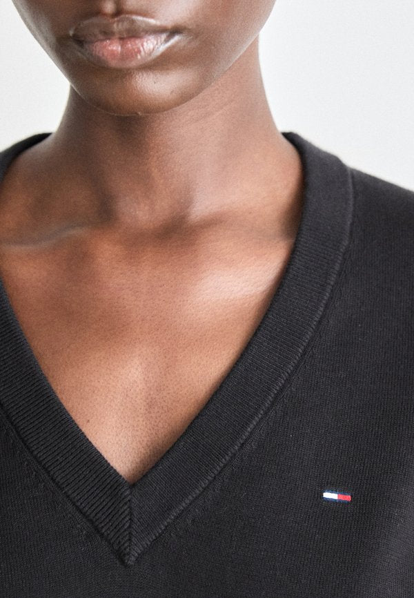 Tommy Jeans FLAG EMBROIDERY V-NECK JUMPER