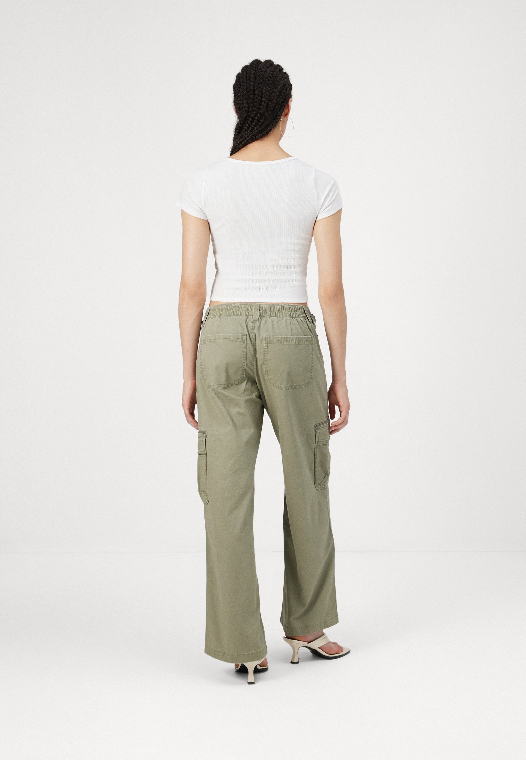 Hollister Co. BAGGY CARGO