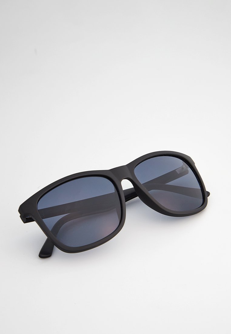 CKC SUN CK20520S 001 57 16 145 Media 5