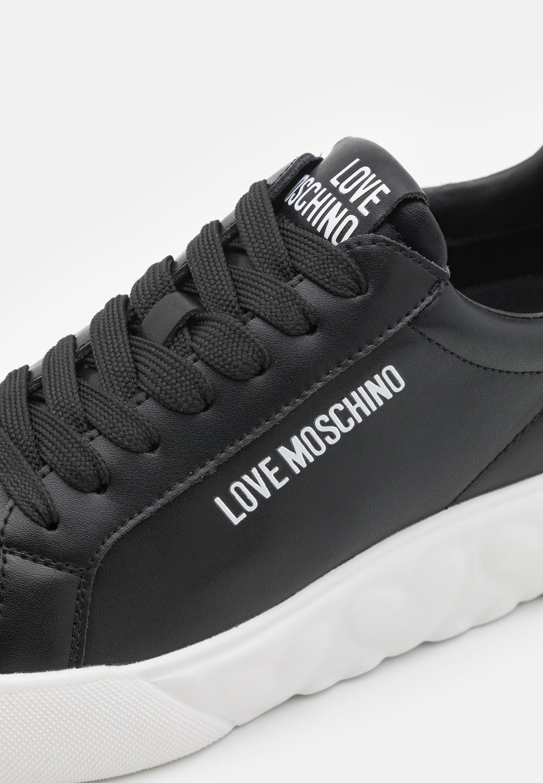 Love Moschino