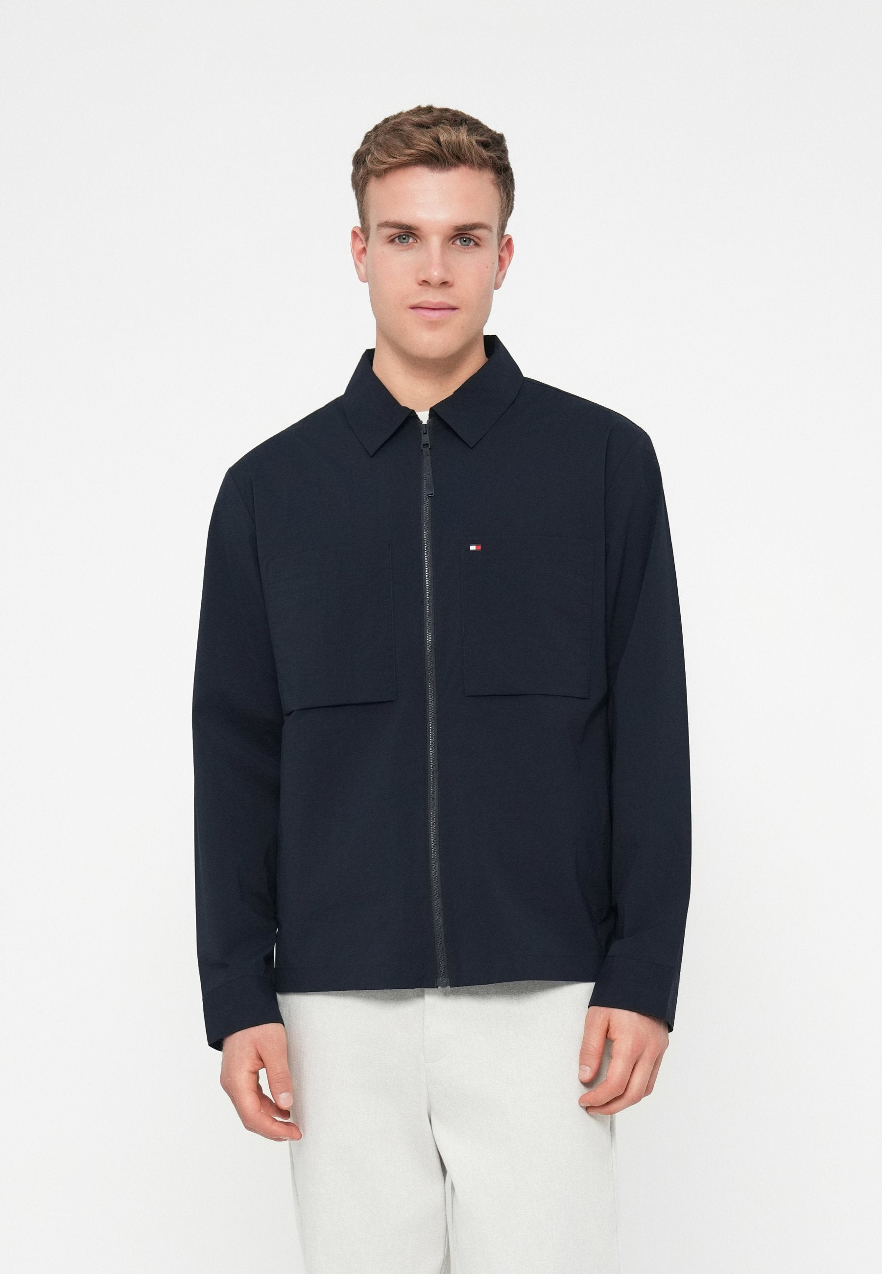 TECH OVERSHIRT Media 3