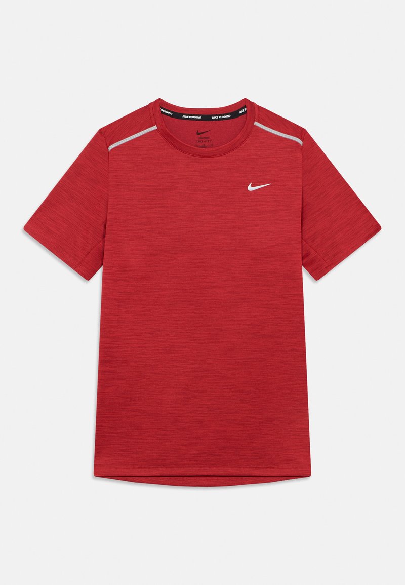 Rotes kurzärmeliges Nike Dri-FIT Laufshirt mit reflektierenden Streifen auf den Schultern und weißem Nike-Swoosh auf der Brust.