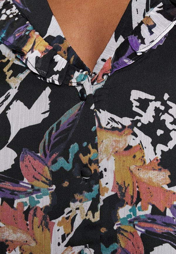 Vero Moda Petite VMKAYA V-NECK SHIRT