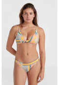 Bikini-Set mit einem Triangel-Top, das über einen Knotendetail verfügt, sowie bunten geometrischen Mustern in Gelb, Pink und Blau. Aus glattem Stoff mit verstellbaren Trägern.