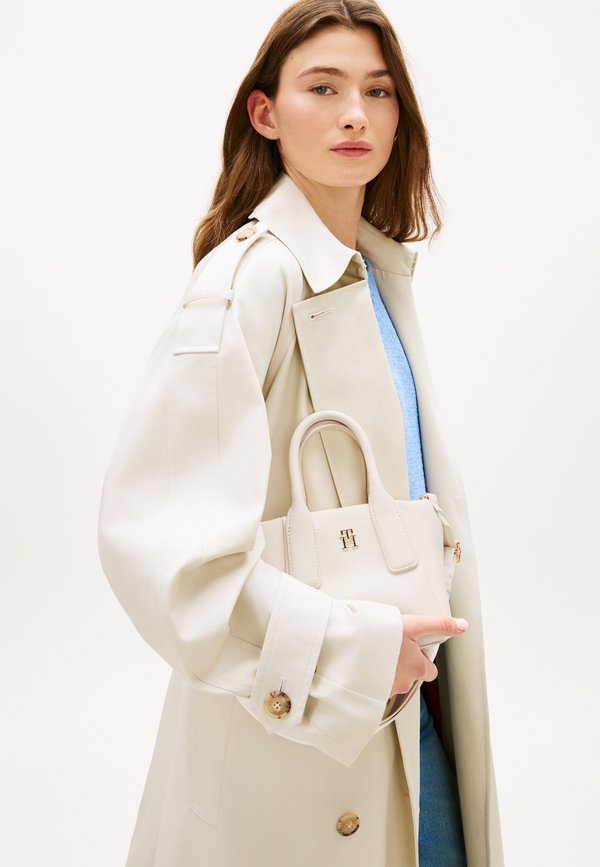 Tommy Hilfiger Handbag - soft cream