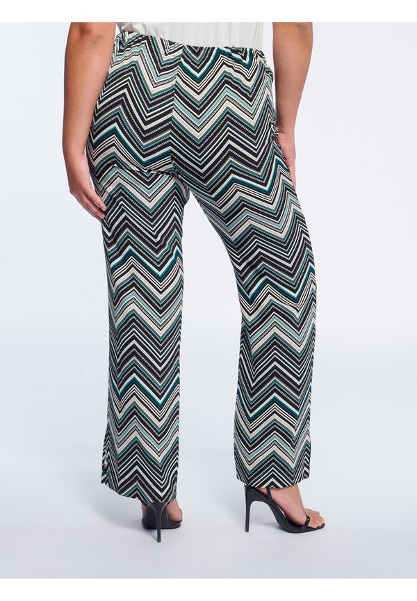 Fiorella Rubino  MIT CHEVRON-PRINT