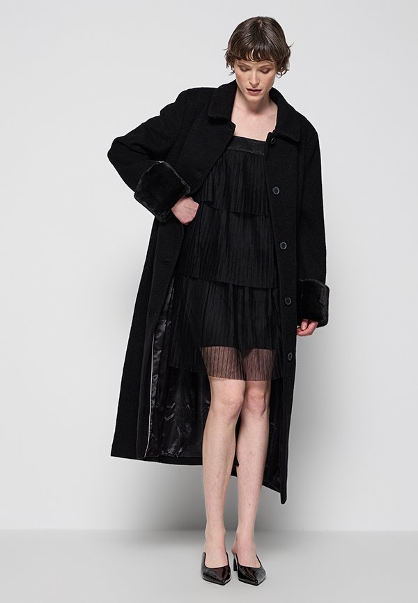 DKNY