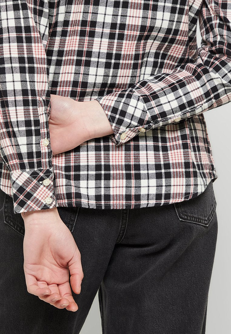 Wrangler REGULAR FIT