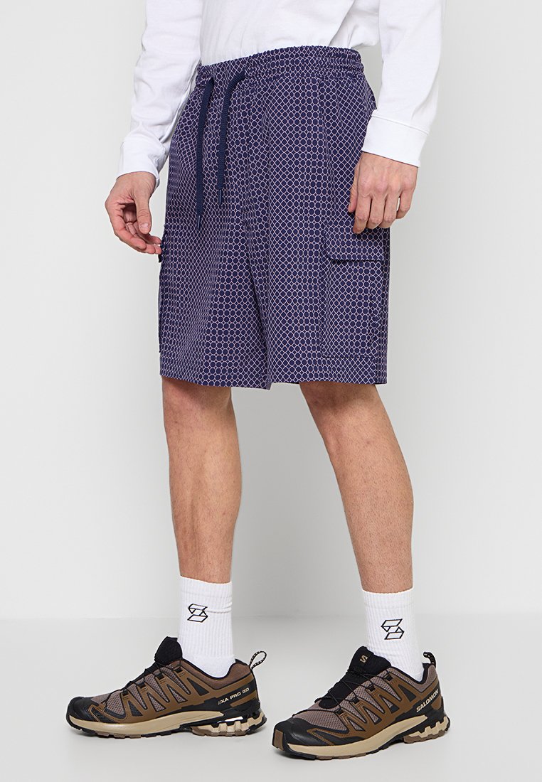 Under Armour LOOSE FIT