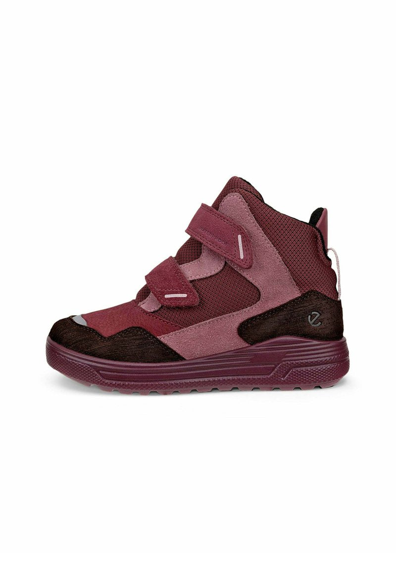 Burgunderfarbene High-Top-Sneaker aus Wildleder und Mesh-Materialien; mit zwei Klettverschlüssen, strukturiertem Fußbett und kontrastierenden dunklen Akzenten.