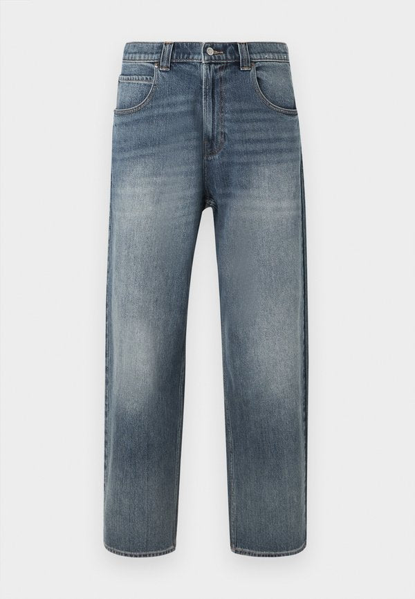 Hollister Co. SKATER CHASE