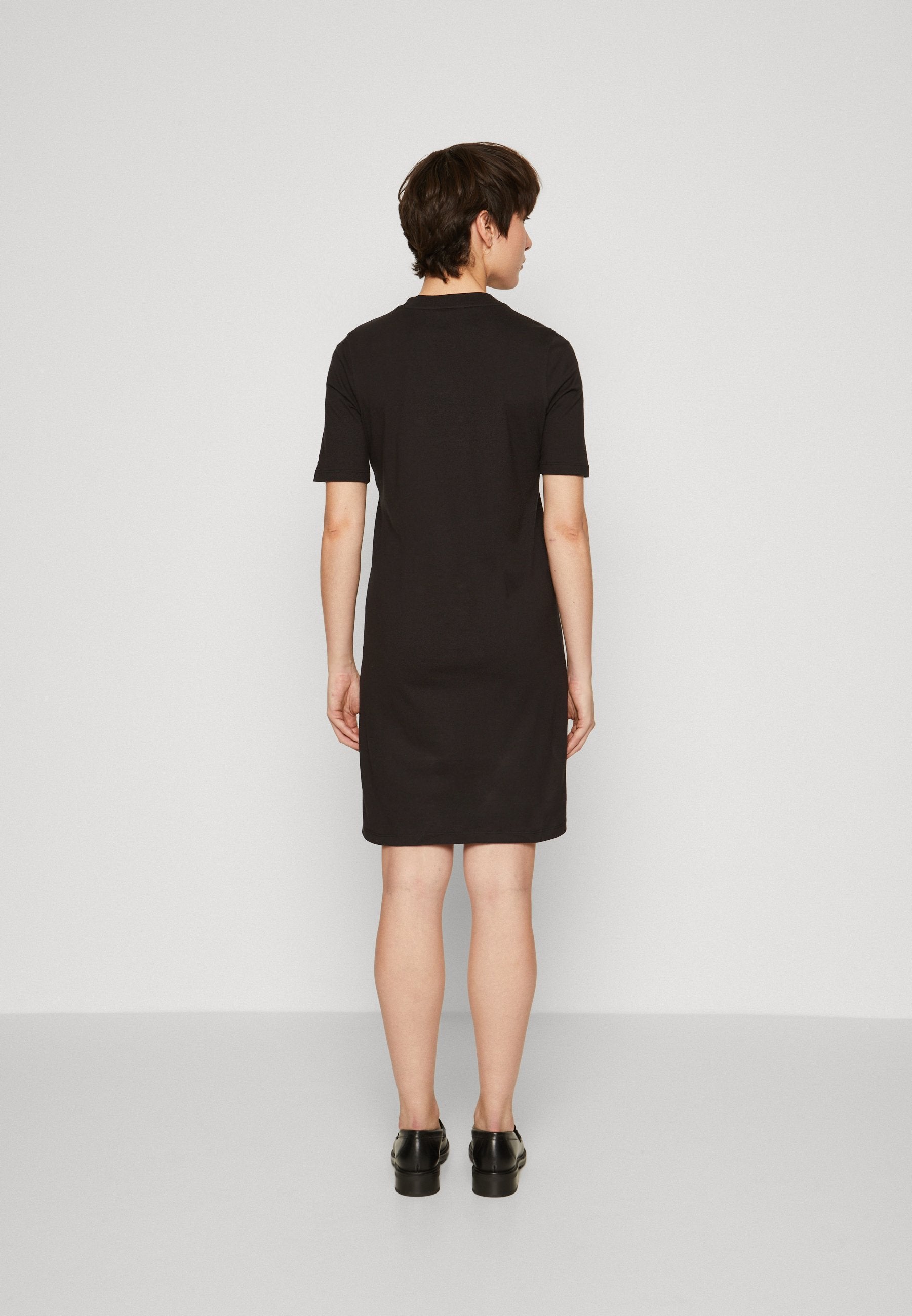 LAUREL TEE DRESS Media 4